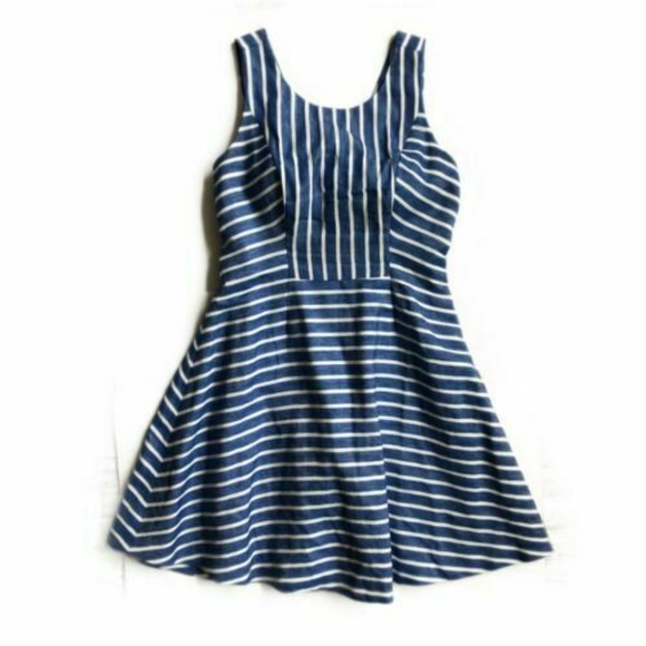 Vineyard Vines Dresses & Skirts - Vineyard Vines Fit & Flare Sleeveless Dress Linen